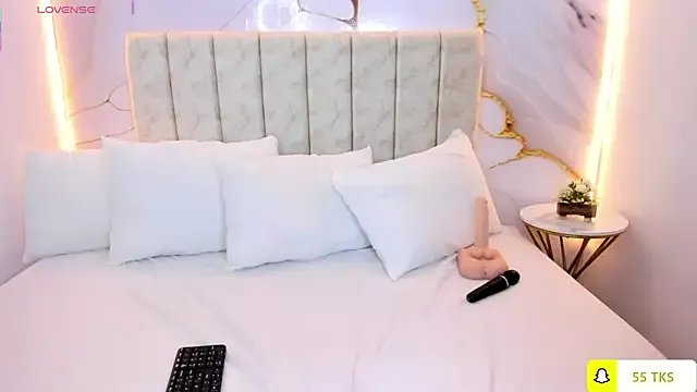 LauraSmith-01 on StripChat