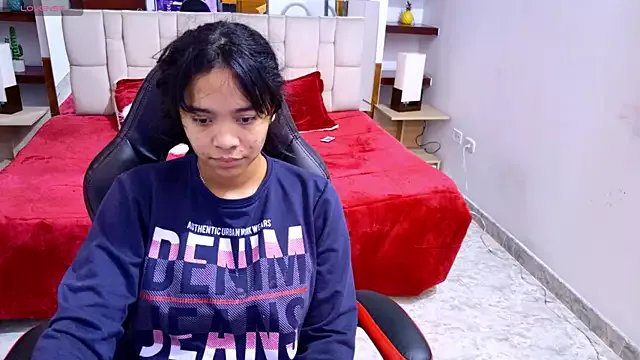 laureentt_ on StripChat