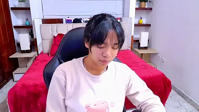 laureentt_ on StripChat