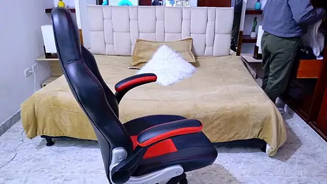 laureentt_ on StripChat