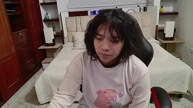 laureentt_ on StripChat