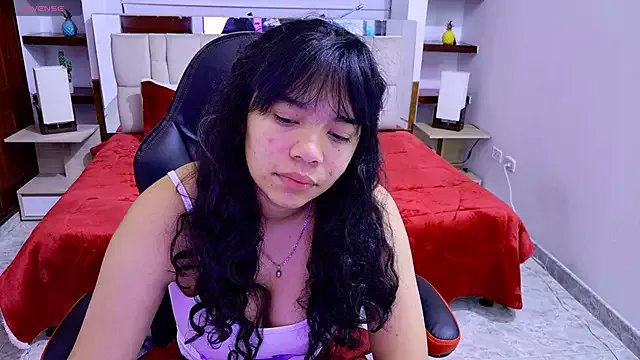 laureentt_ on StripChat