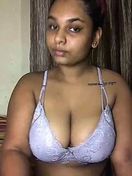 layla_amin on StripChat