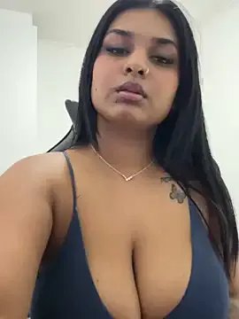 layla_amin on StripChat