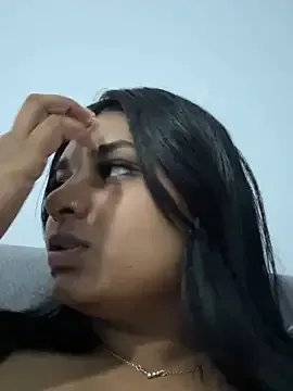 layla_amin on StripChat