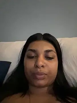 layla_amin on StripChat