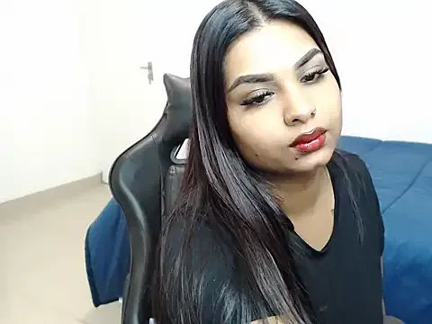 layla_amin on StripChat