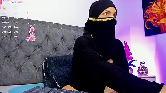 Layla_kaderr on StripChat