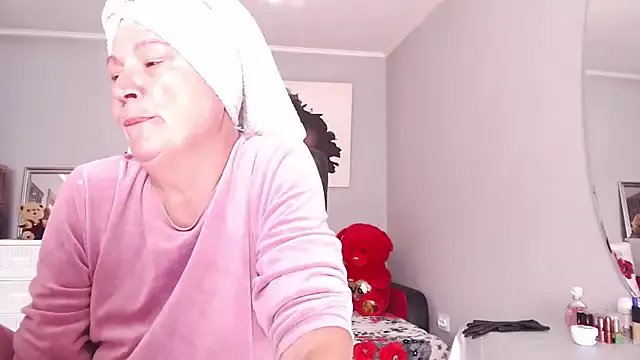 LaylaMilf on StripChat