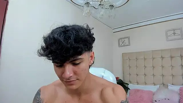 Leo_santoro on StripChat