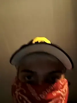 Offline leonardo9348 on StripChat