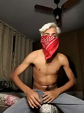 Offline leonardo9348 on StripChat