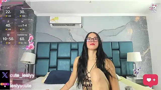 lesly_cutee on StripChat