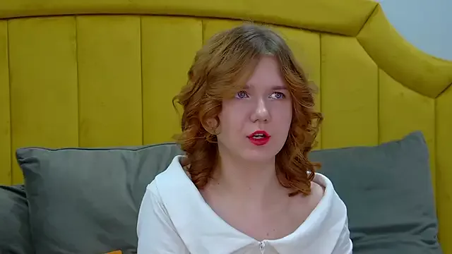 LessySmith on StripChat 