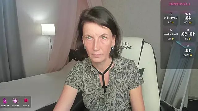 Lia_Reyn on StripChat