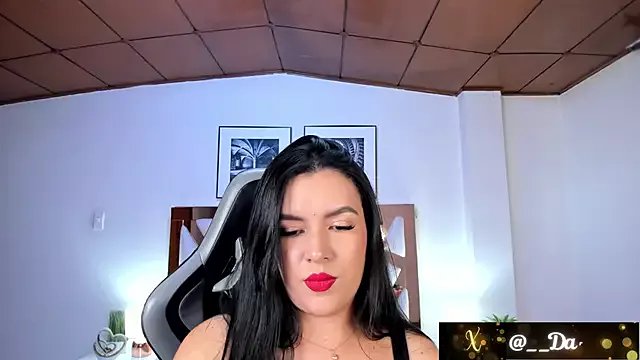 Lia_Simons on StripChat