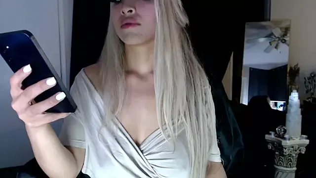 Offline liadivina on StripChat