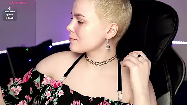 Offline LikaBerry1 on StripChat