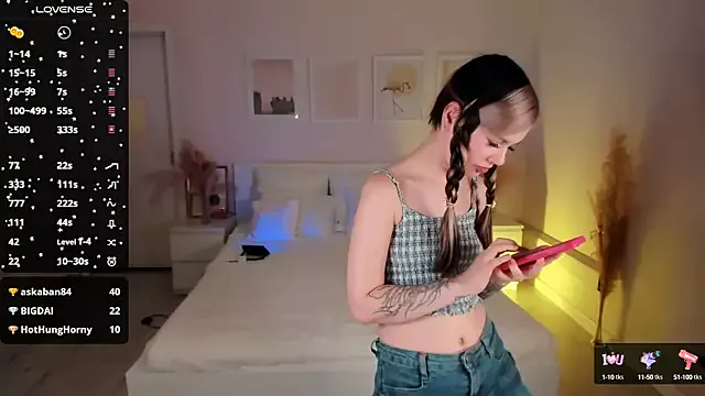 Lil_Amelie on StripChat 