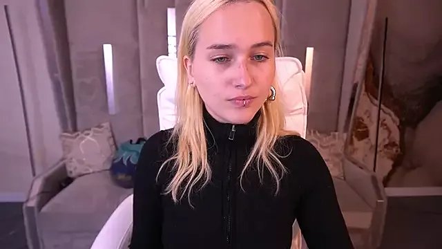 LilElfie on StripChat