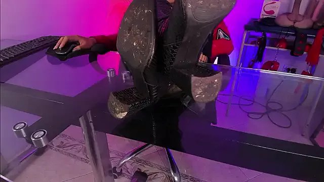 lilith-deveraux on StripChat