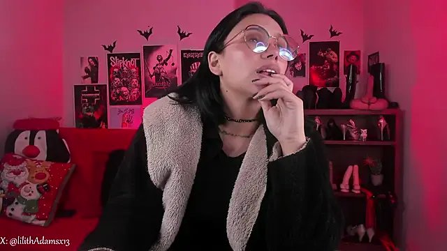 lilith-deveraux on StripChat