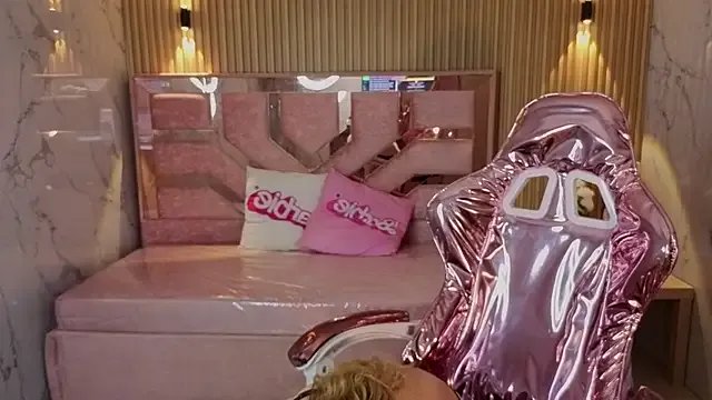 lilith4_s on StripChat