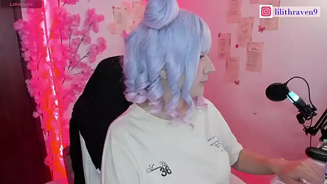 Offline Lilith_Raven_ on StripChat