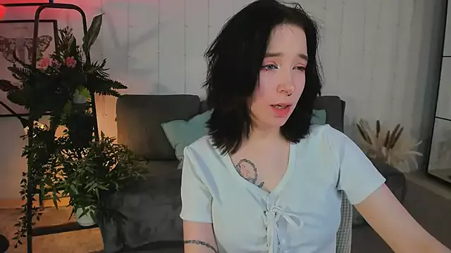 Offline lilithlunna on StripChat