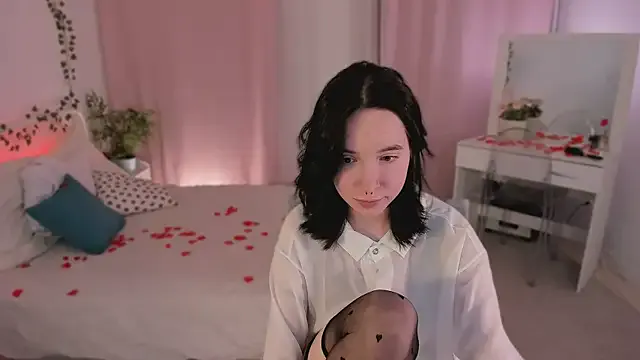 Offline lilithlunna on StripChat