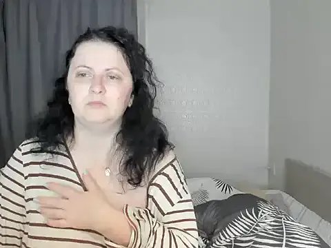 Lillian2 on StripChat