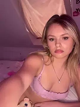Offline LillieWebb_ on StripChat