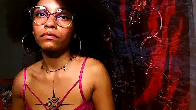 Lillith_Bloom on StripChat