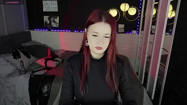 Lily_Moonlight on StripChat