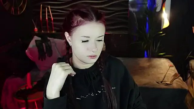 Lily_Moonlight on StripChat