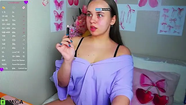 Lilysweet13 on StripChat
