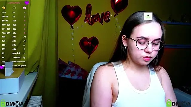 Lilysweet13 on StripChat