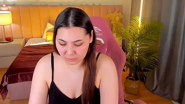 Lina_Loon on StripChat