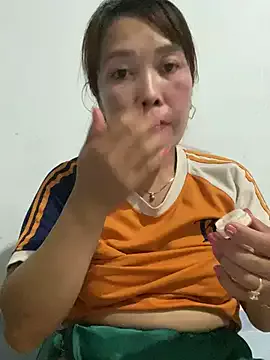 Offline Linaannn on StripChat