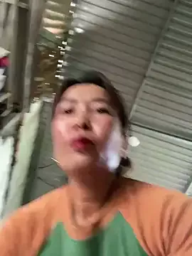 Offline Linaannn on StripChat