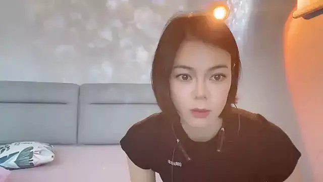 Linda-LL on StripChat