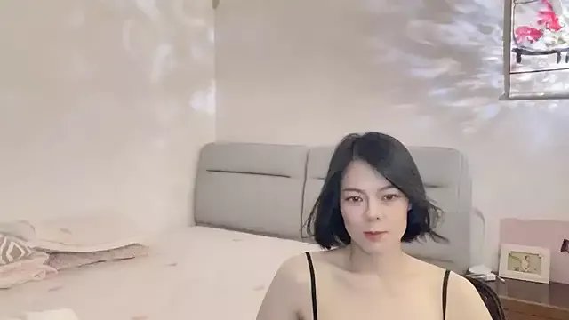 Linda-LL on StripChat