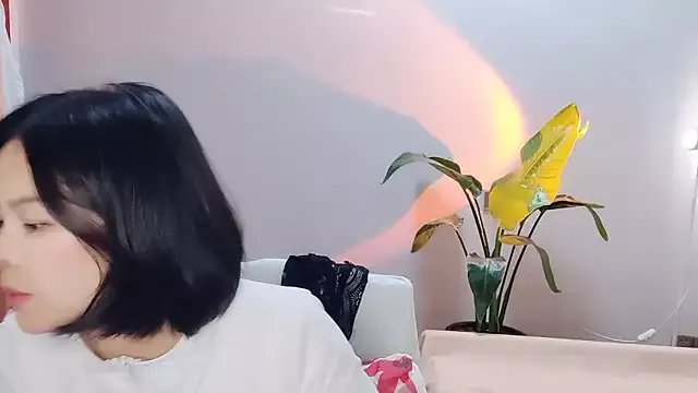 Linda-LL on StripChat