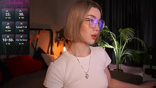 LindaThacker on StripChat