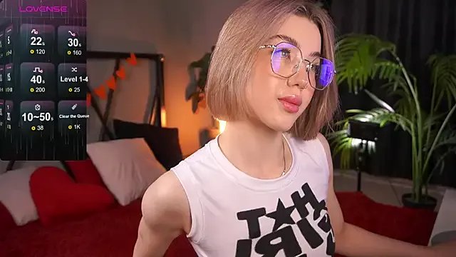 LindaThacker on StripChat