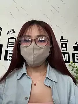 Linh_2004 on StripChat