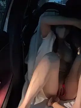 Linh_2004 on StripChat