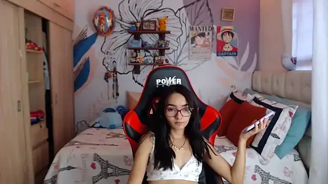 LinzyBaner on StripChat