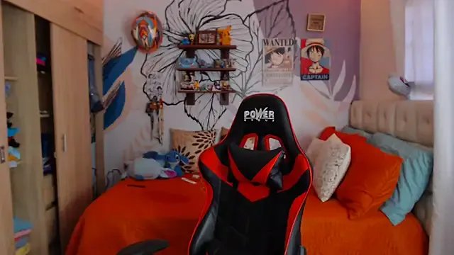 LinzyBaner on StripChat