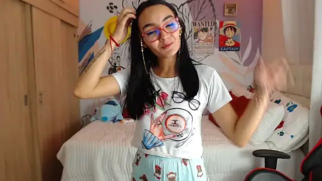 LinzyBaner on StripChat